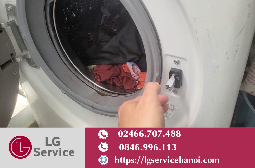 Kiểm tra khóa cửa và công tắc cửa