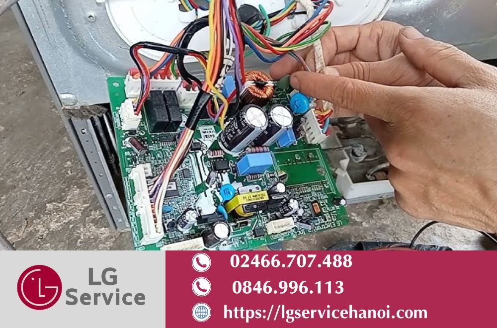 Nguồn điện yếu hoặc dao động liên tục khiến bo mạch nhận tín hiệu sai